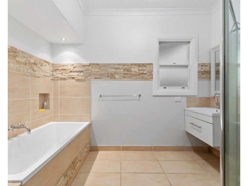 17 Reeve Street, Sale VIC 3850