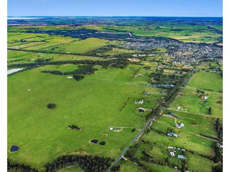 8-12 MacLeod Drive, Stratford VIC 3862