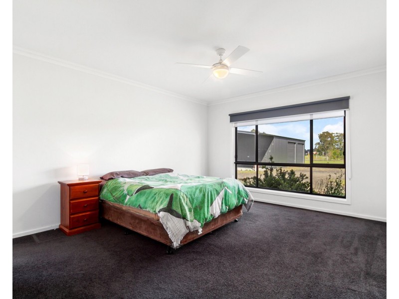 157 Sandy Creek Road, Maffra VIC 3860