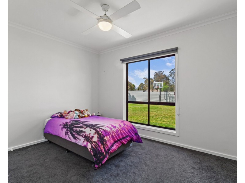 157 Sandy Creek Road, Maffra VIC 3860