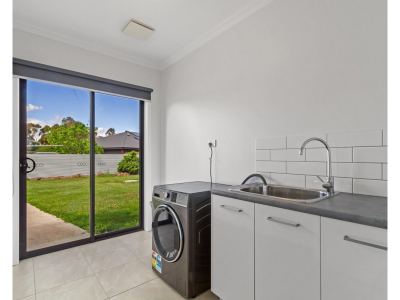 157 Sandy Creek Road, Maffra VIC 3860