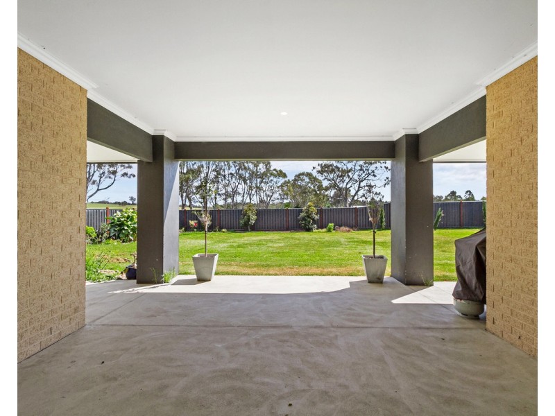 157 Sandy Creek Road, Maffra VIC 3860