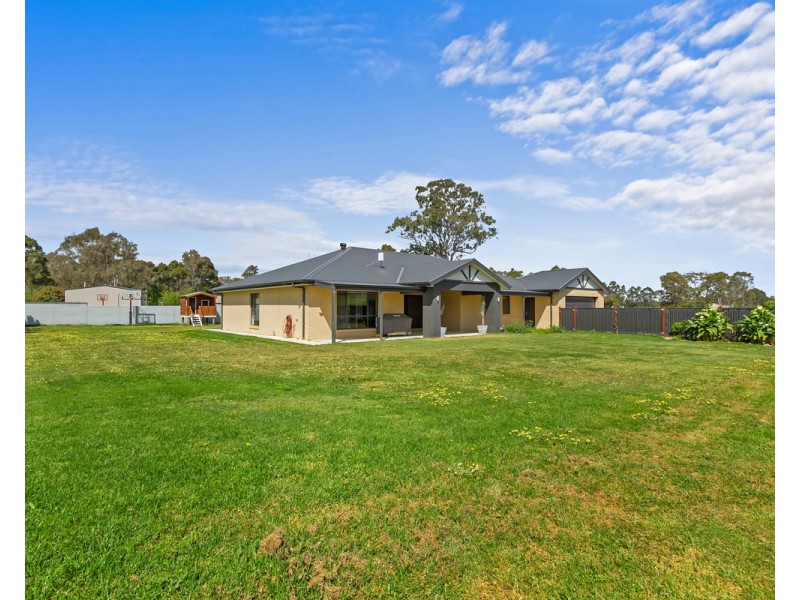 157 Sandy Creek Road, Maffra VIC 3860
