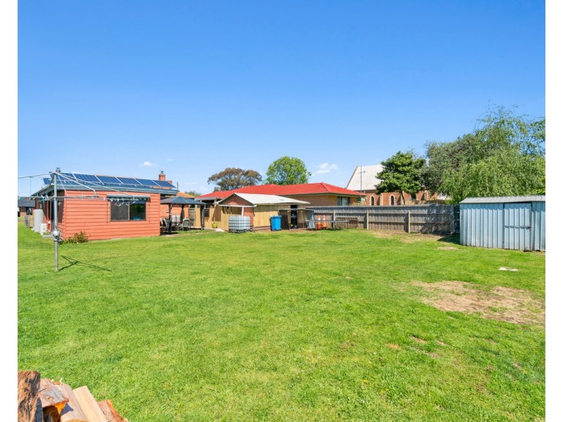 15 Jones Street, Stratford VIC 3862
