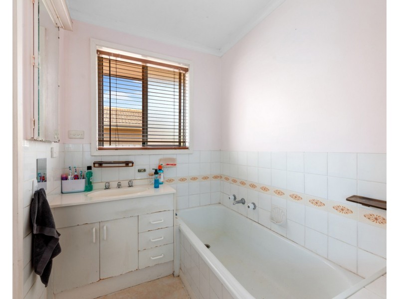 22 Jackson Avenue, Sale VIC 3850