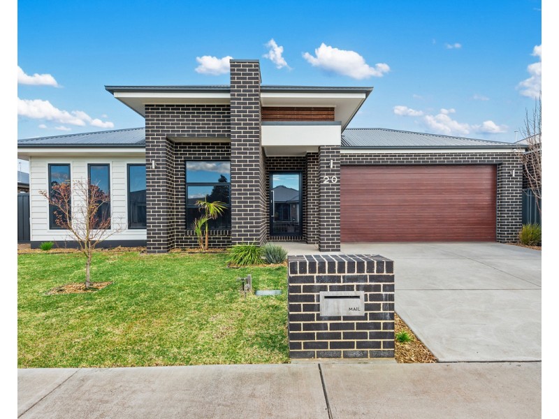 20 Swan Lake Drive, Sale VIC 3850