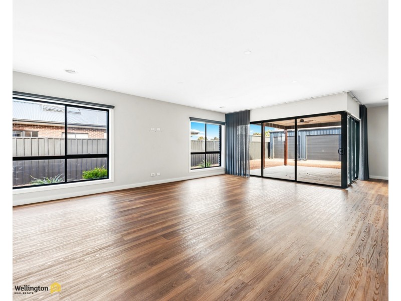 20 Swan Lake Drive, Sale VIC 3850
