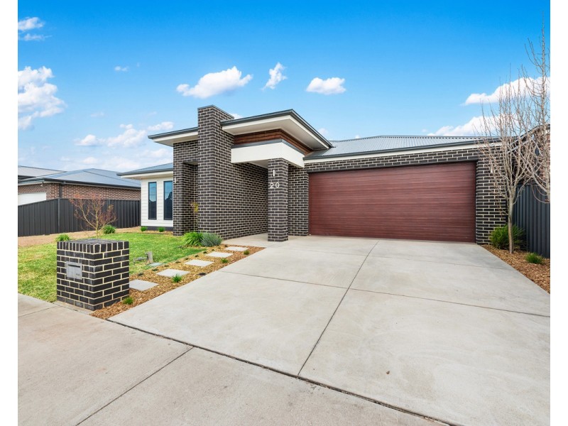 20 Swan Lake Drive, Sale VIC 3850