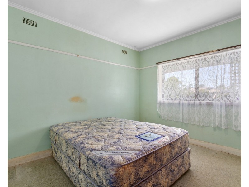 5 Valentine Crescent, Sale VIC 3850