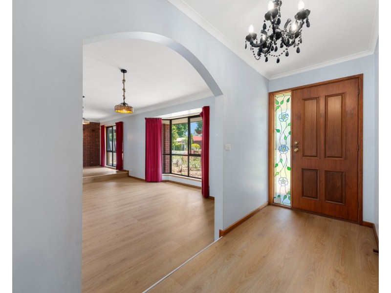 24 Helen Crescent, Sale VIC 3850