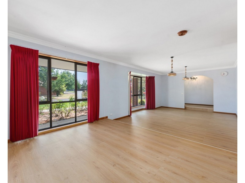 24 Helen Crescent, Sale VIC 3850