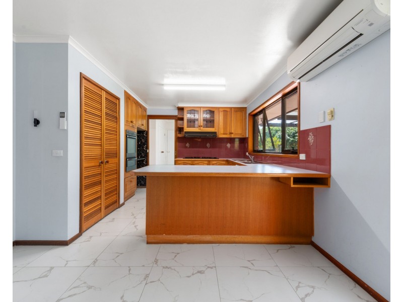 24 Helen Crescent, Sale VIC 3850