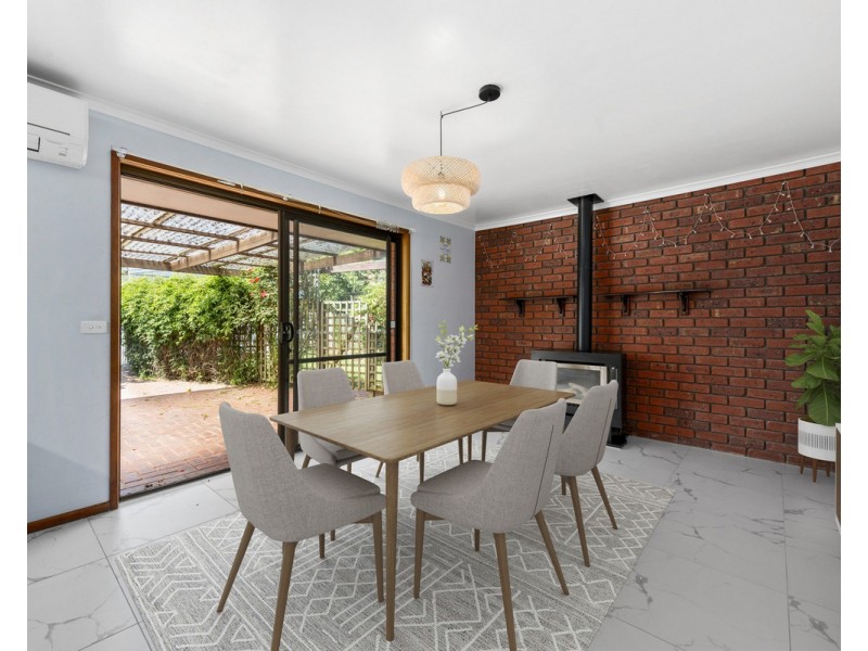 24 Helen Crescent, Sale VIC 3850