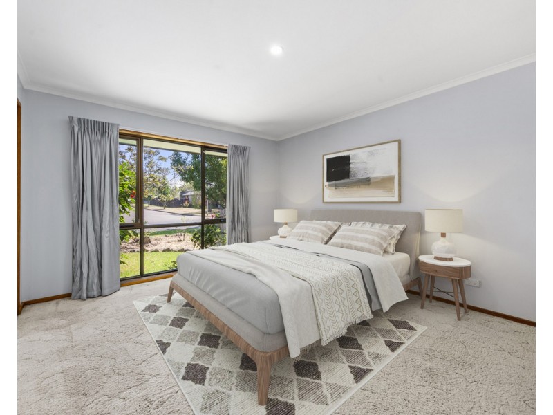 24 Helen Crescent, Sale VIC 3850