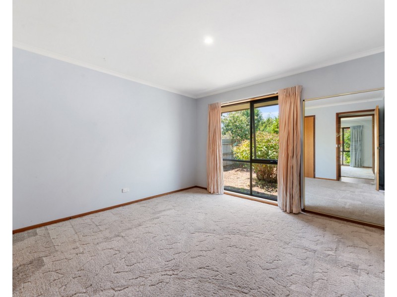 24 Helen Crescent, Sale VIC 3850