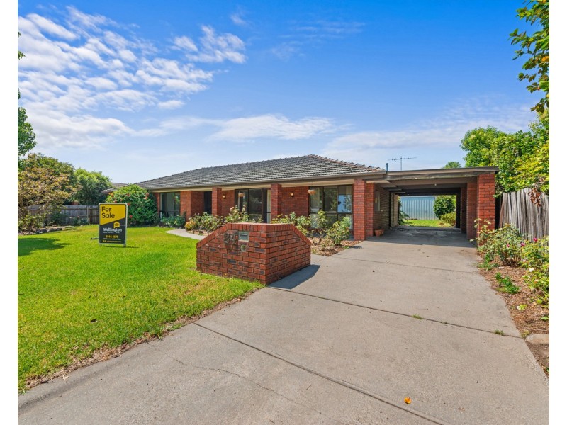 24 Helen Crescent, Sale VIC 3850