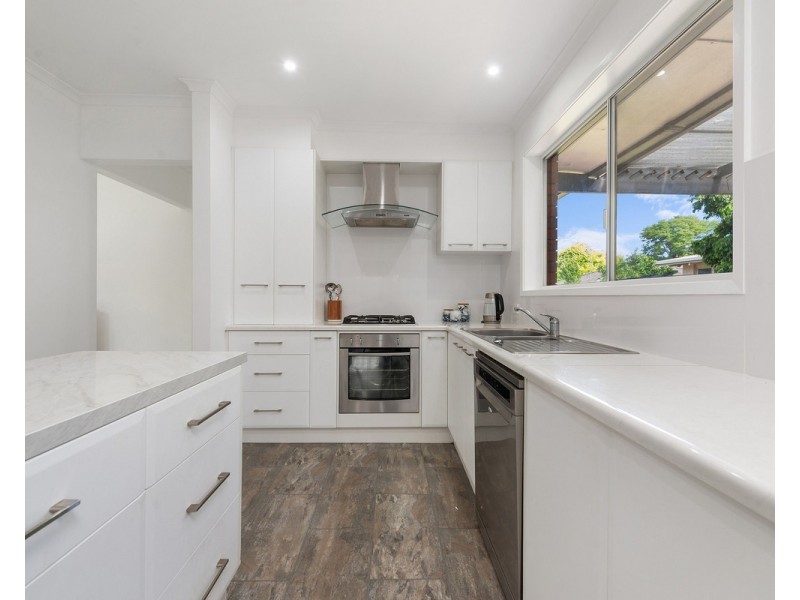24 Frances Court, Sale VIC 3850