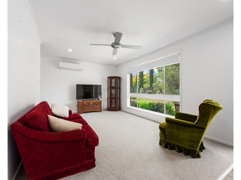 24 Frances Court, Sale VIC 3850