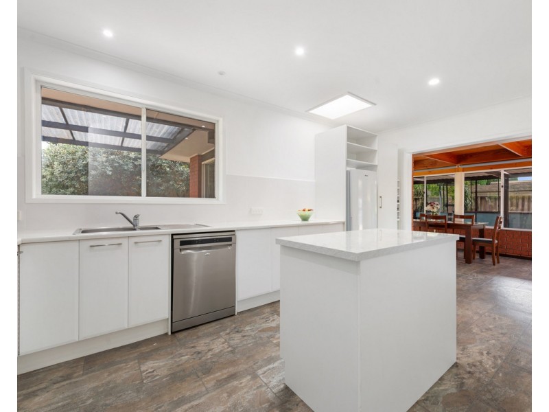 24 Frances Court, Sale VIC 3850