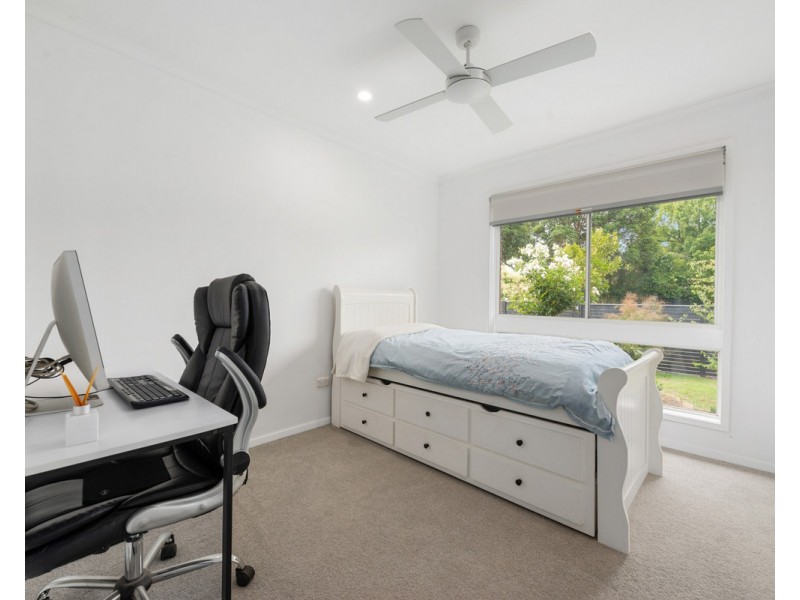 24 Frances Court, Sale VIC 3850
