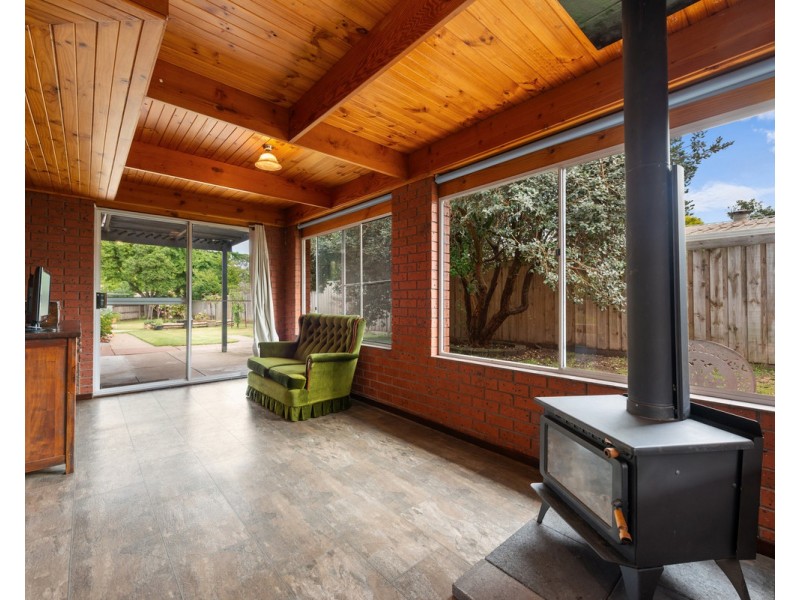 24 Frances Court, Sale VIC 3850