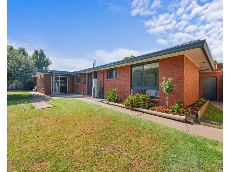 24 Frances Court, Sale VIC 3850
