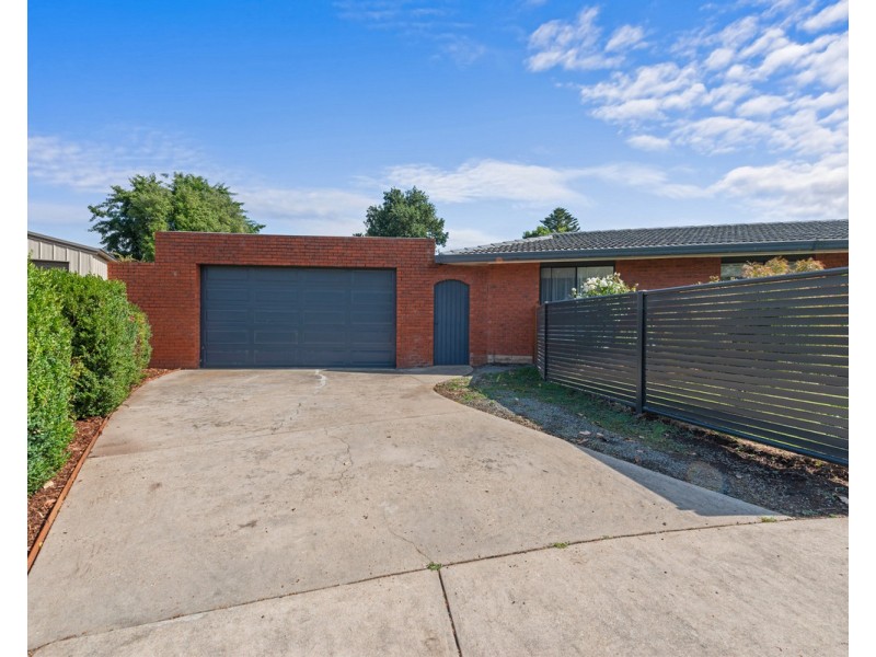 24 Frances Court, Sale VIC 3850