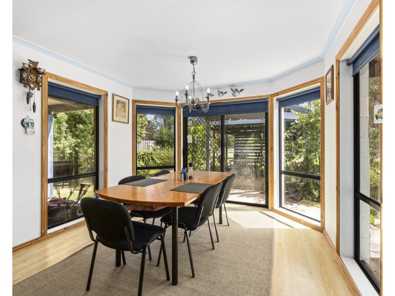 2 Greenaway Court, Sale VIC 3850