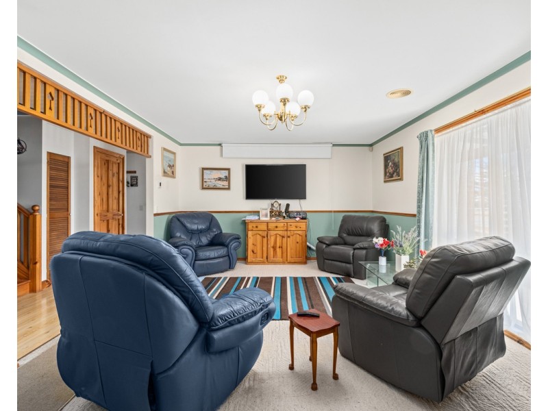 2 Greenaway Court, Sale VIC 3850