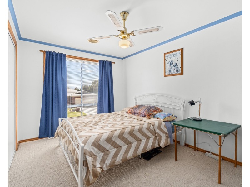 2 Greenaway Court, Sale VIC 3850