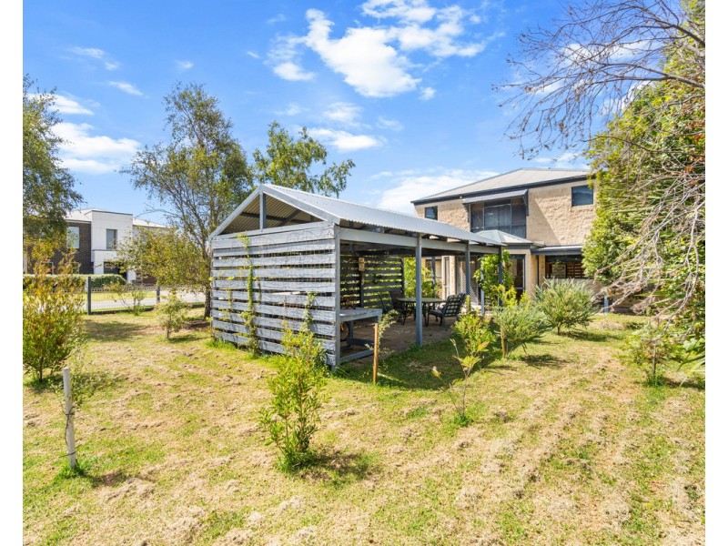 2 Greenaway Court, Sale VIC 3850