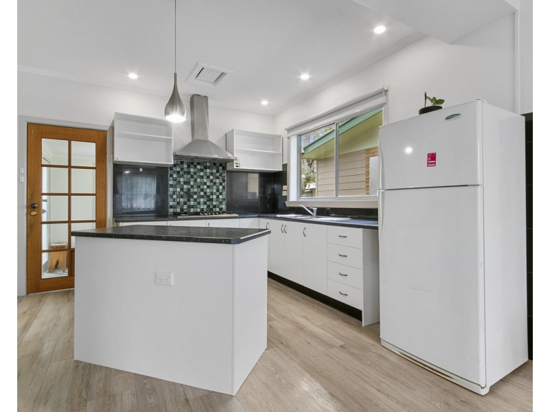 16 Dawson Street, Stratford VIC 3862