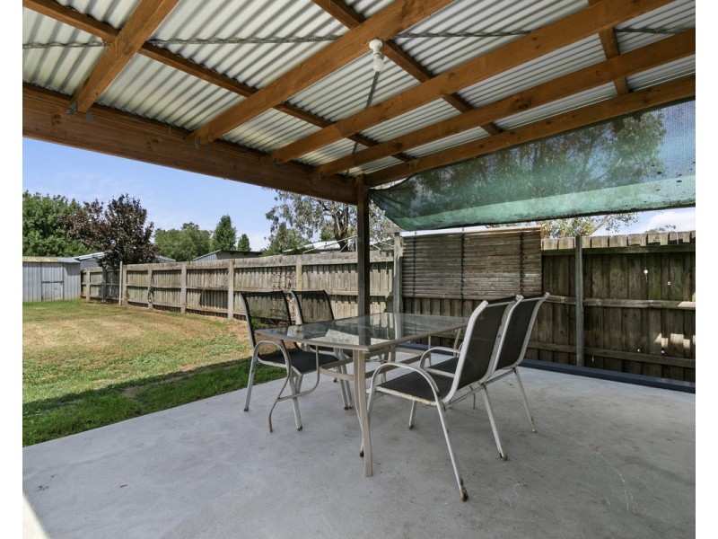 16 Dawson Street, Stratford VIC 3862