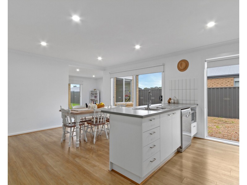 111 Lee Street, Stratford VIC 3862