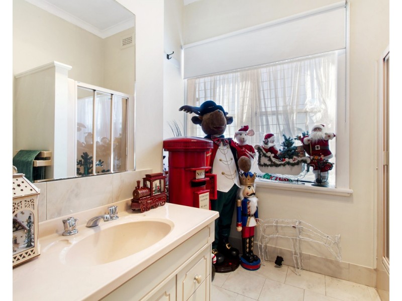 296 & 296A Raymond Street, Sale VIC 3850