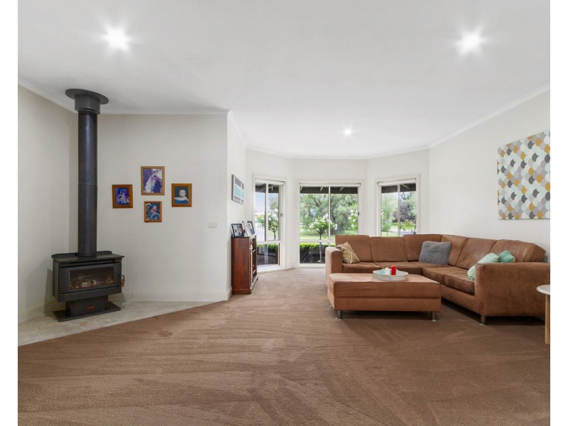 74 McMillan Street, Stratford VIC 3862