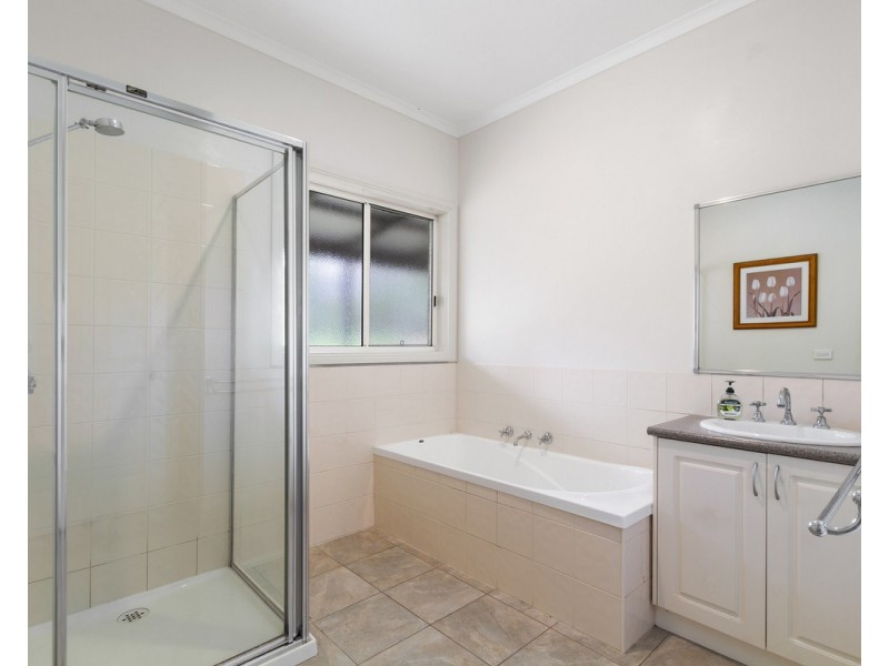 74 McMillan Street, Stratford VIC 3862