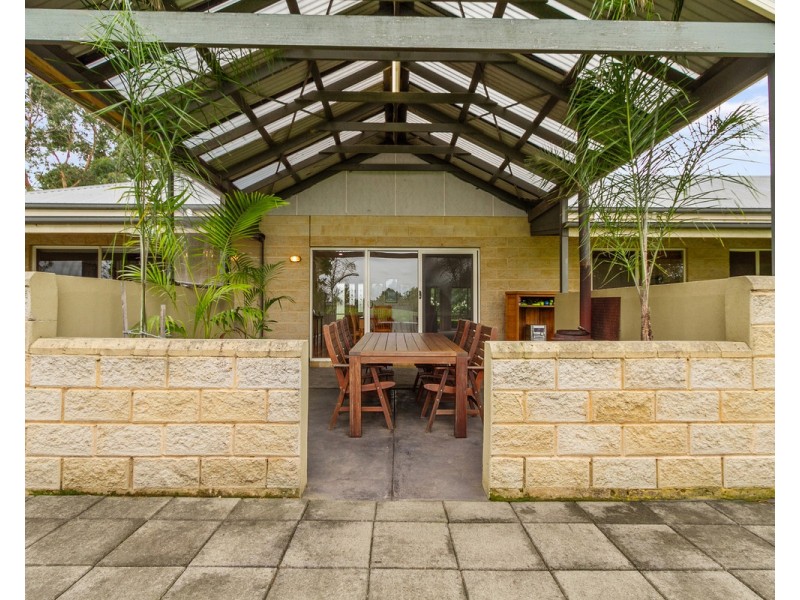 74 McMillan Street, Stratford VIC 3862