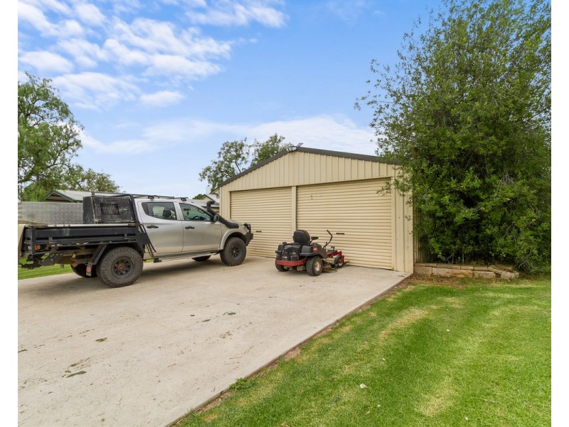 74 McMillan Street, Stratford VIC 3862
