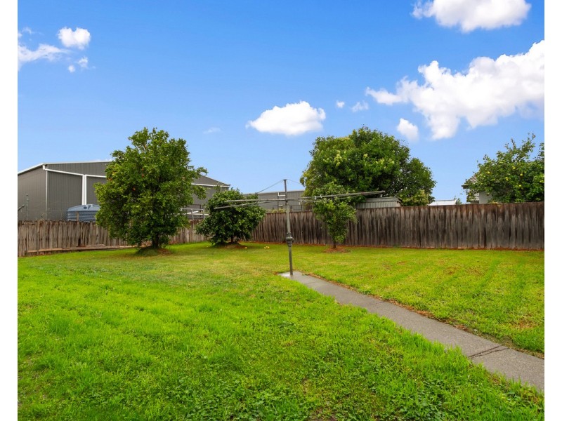 24 Weir Street, Sale VIC 3850