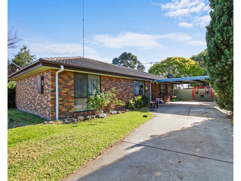 7 Vaughan Street, Stratford VIC 3862