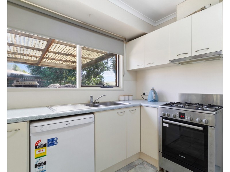 7 Vaughan Street, Stratford VIC 3862