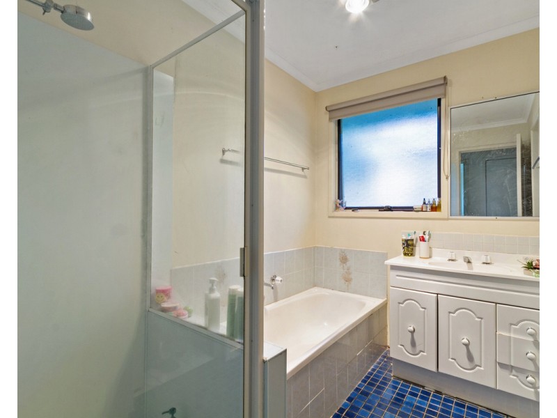 7 Vaughan Street, Stratford VIC 3862