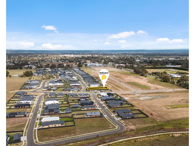 21 Elliman Crescent, Sale VIC 3850