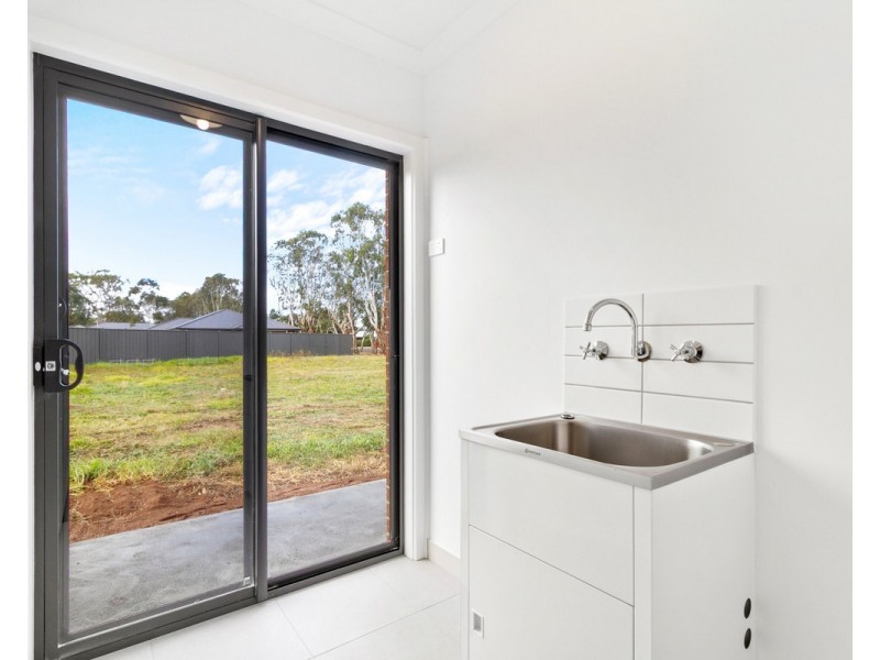9 Redbank Road, Stratford VIC 3862