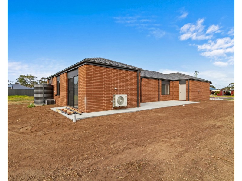 9 Redbank Road, Stratford VIC 3862