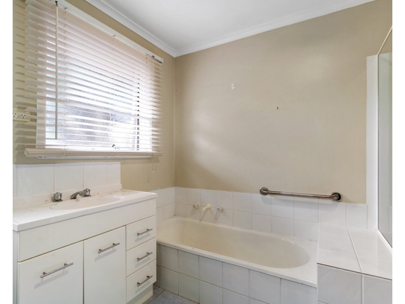 56 Jackson Avenue, Sale VIC 3850