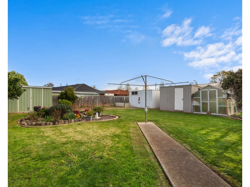 8 Alison Court, Sale VIC 3850