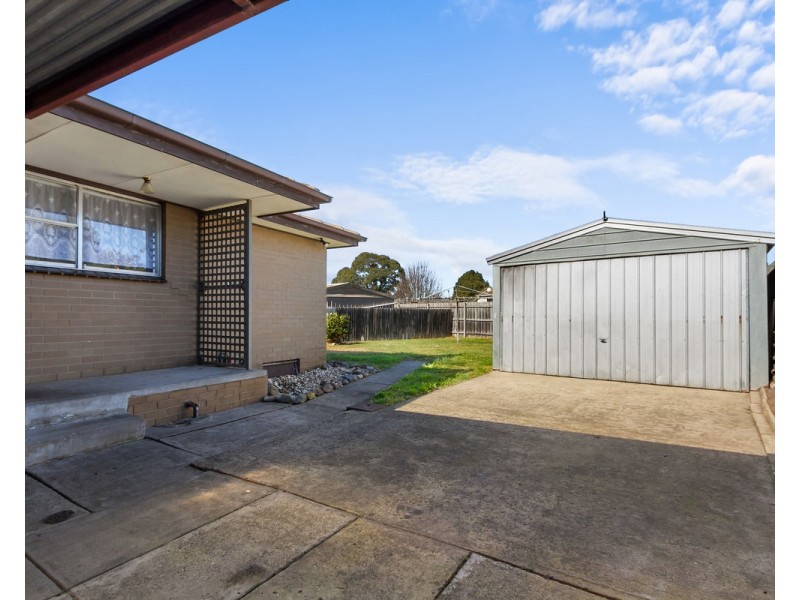 18 Jackson Avenue, Sale VIC 3850
