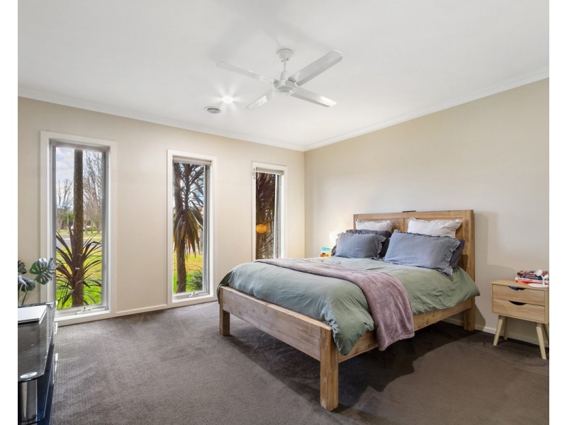 8 Melanie Court, Sale VIC 3850